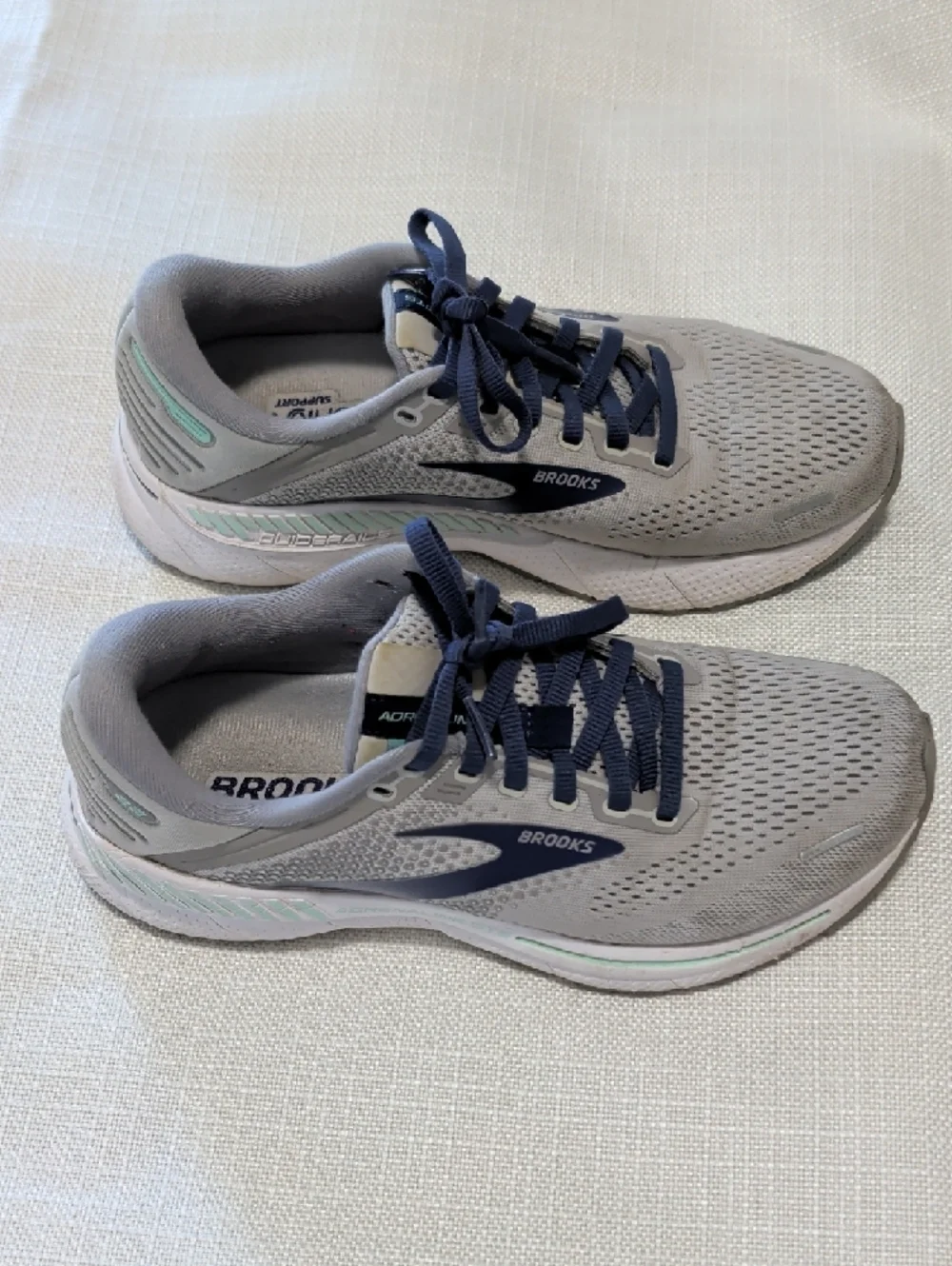 Brooks Women Light Gray and Navy Running Sneakers - Picture 5 of 11